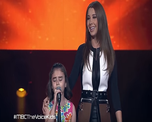 الطفلة غنى التي أبكت الجميع في 